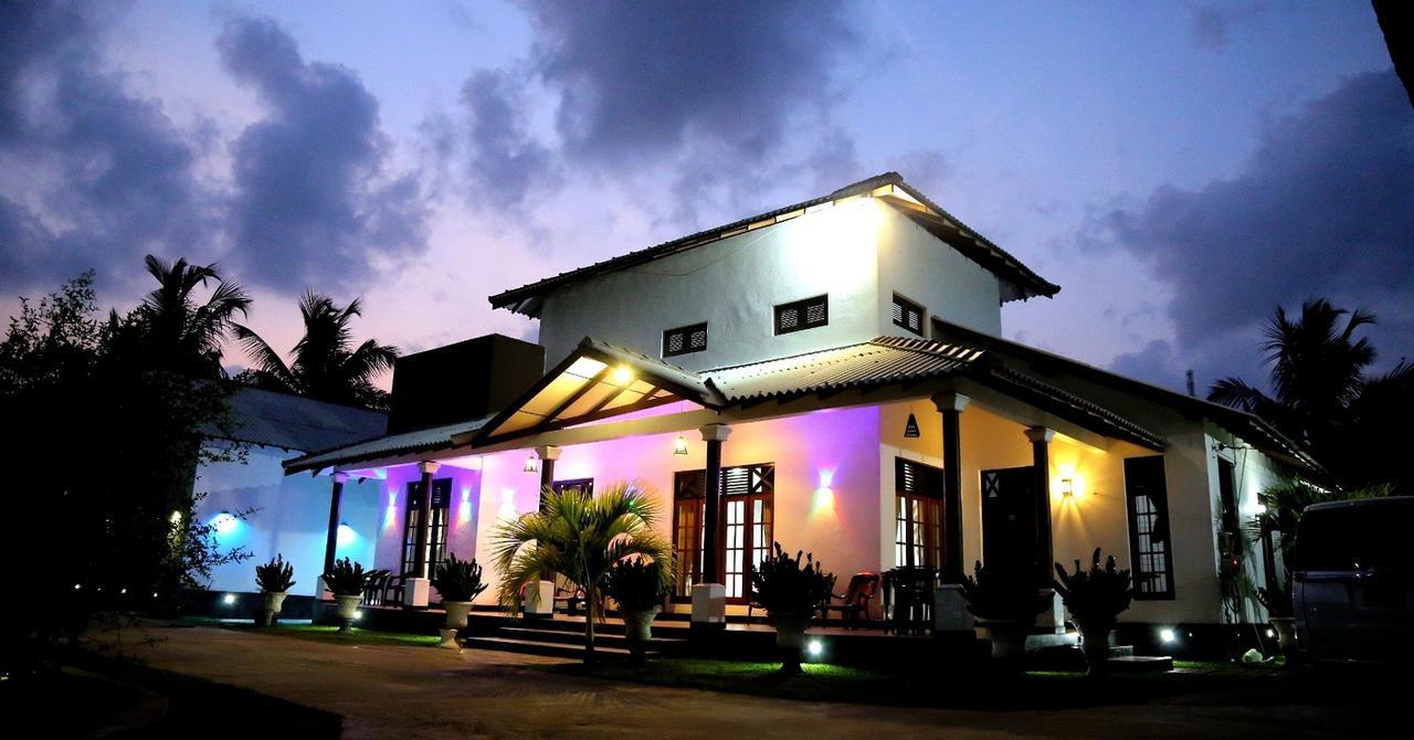 Grand Hilton Hotel Negombo Eksteriør billede