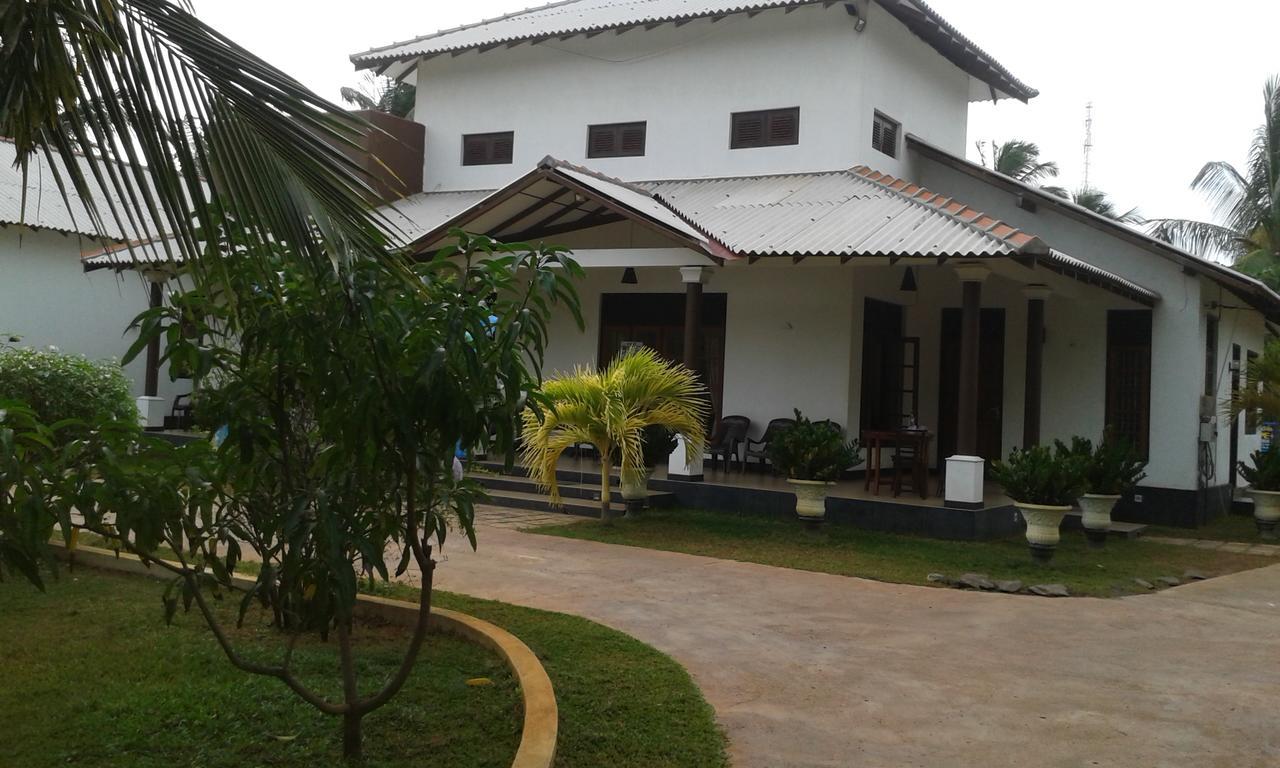 Grand Hilton Hotel Negombo Eksteriør billede